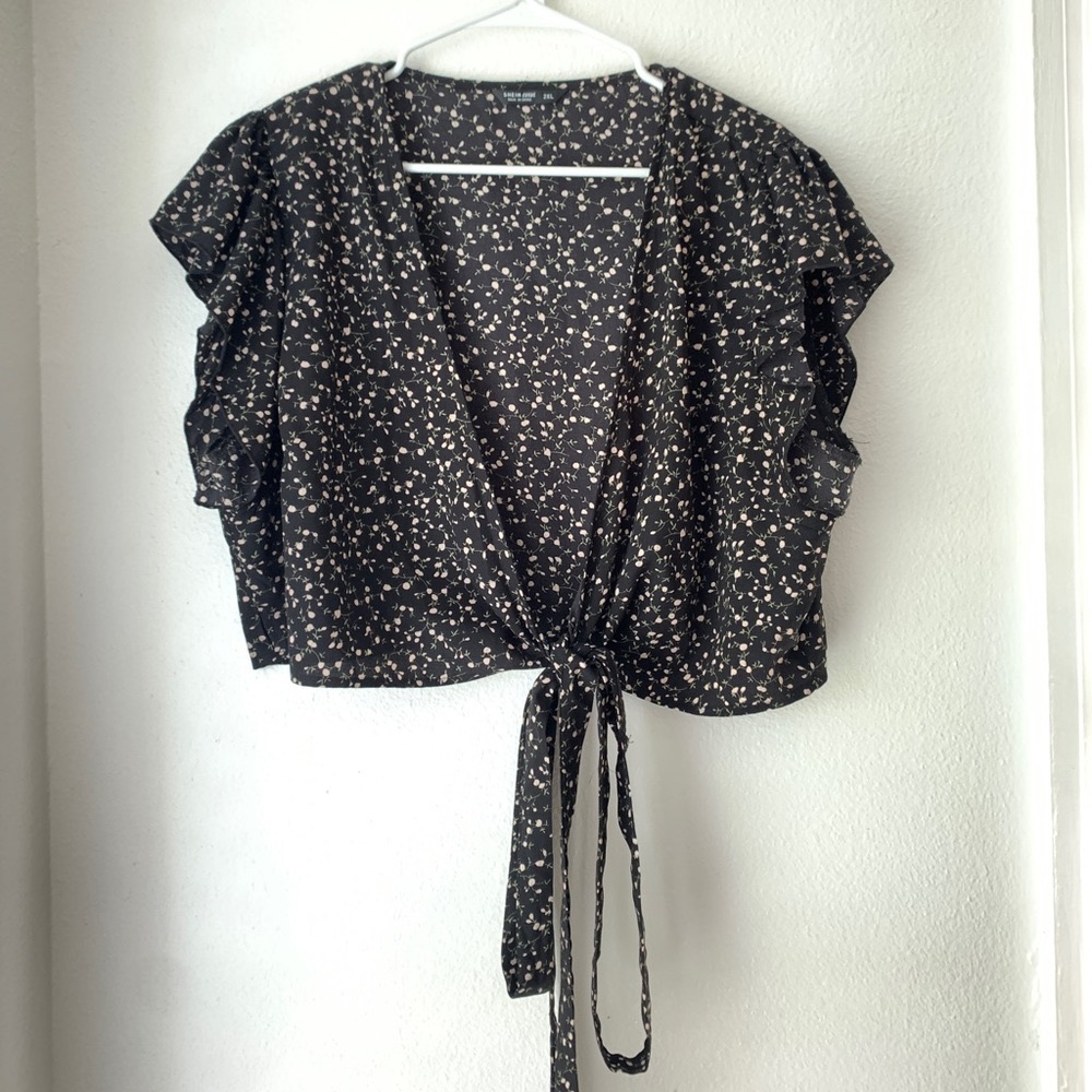 SHEIN Curve Wrap Top
